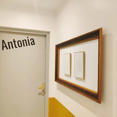 Au Coin Du Chemin *